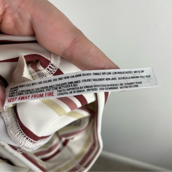 Free People FP Movement White Red Striped Infinity Cropped Leggings Size Small - Picture 7 of 8